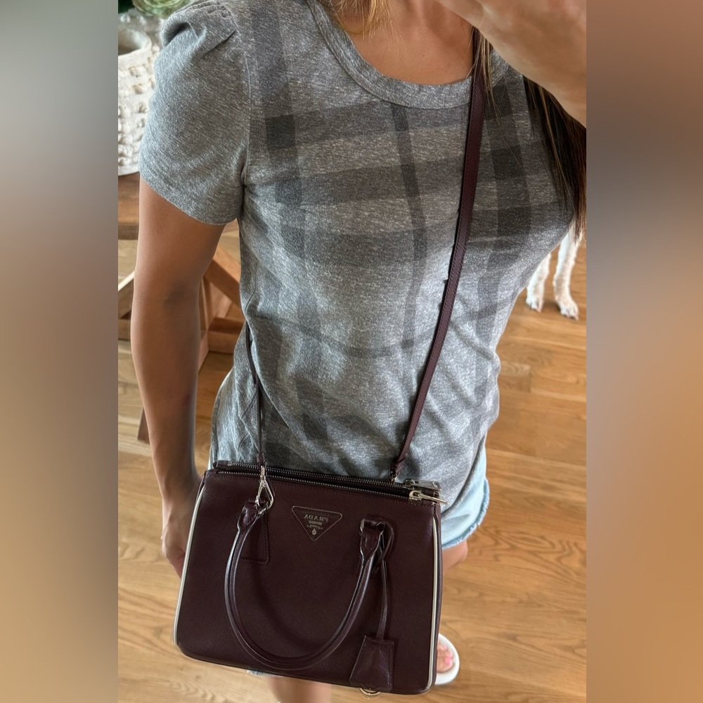 Rare Authentic Small Prada Saffiano Galleria Double Zip Bag in Burgundy - Picture 8 of 10